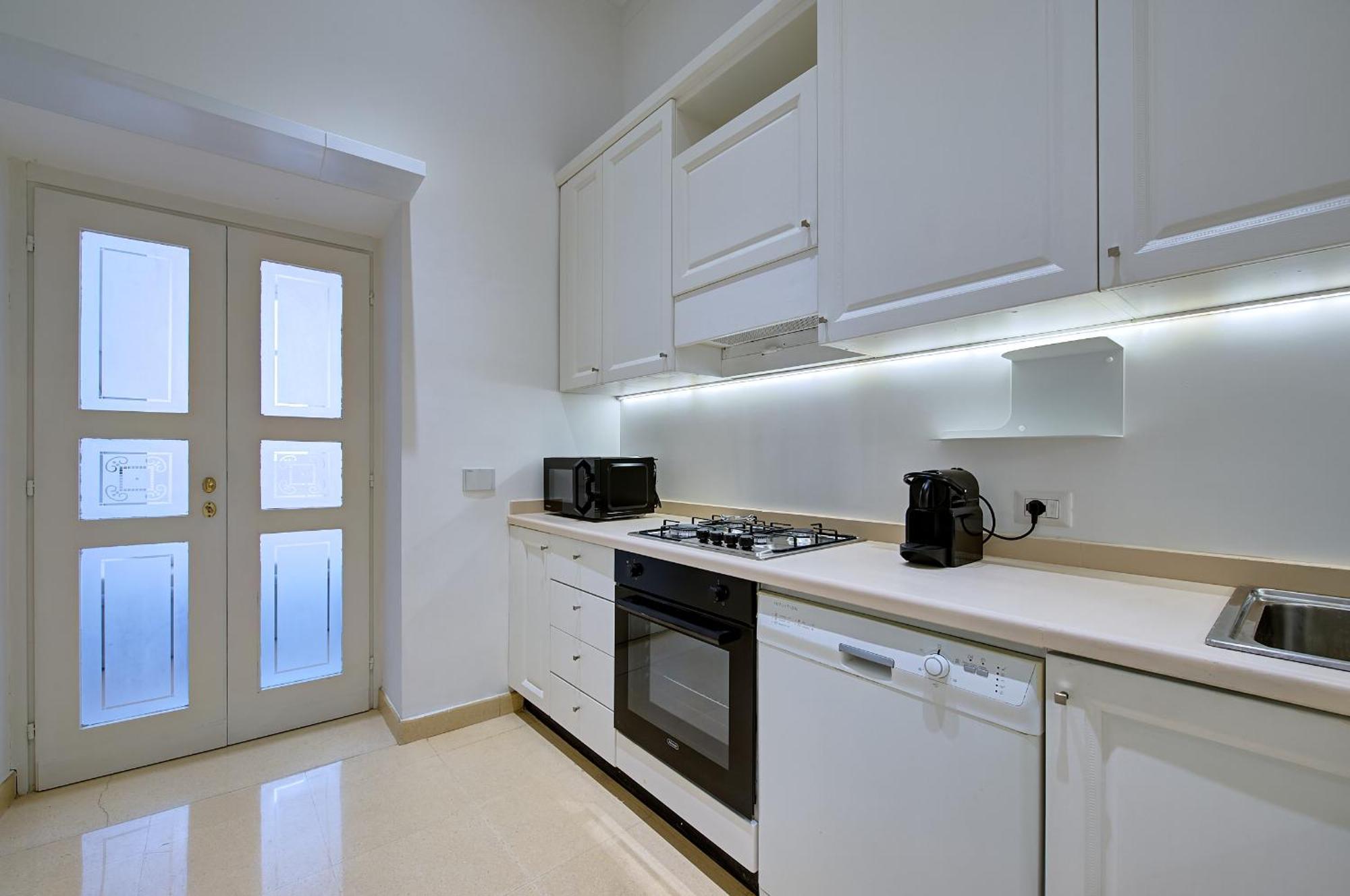 Irex Colosseo & Fori, Elegant 3 Rooms Apartment Rome