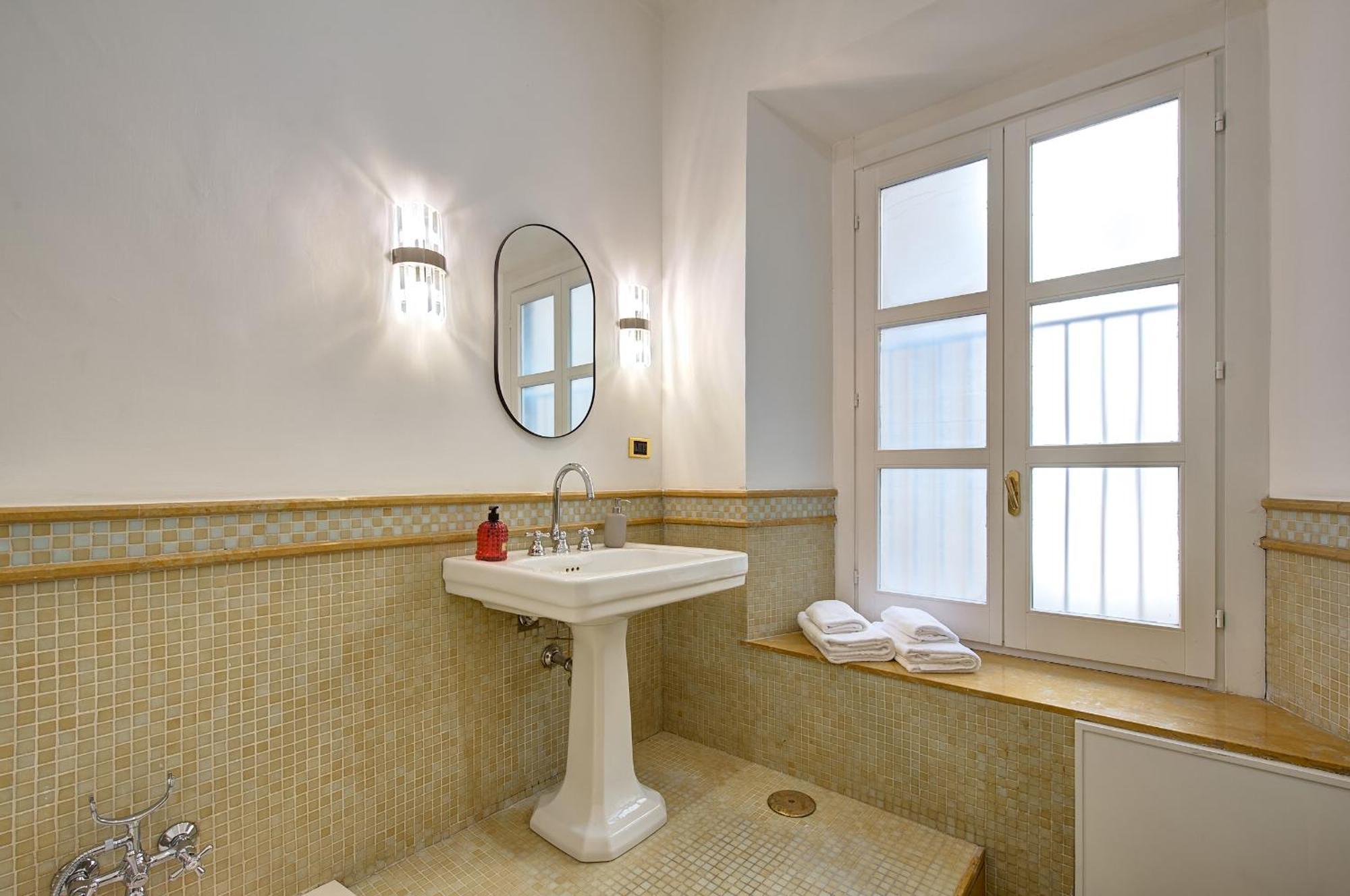 Irex Colosseo & Fori, Elegant 3 Rooms Apartment *